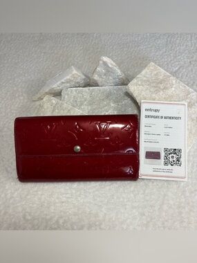 Louis Vuitton Monogram Vernis Sarah Long Wallet Red Patent Leather TH0089